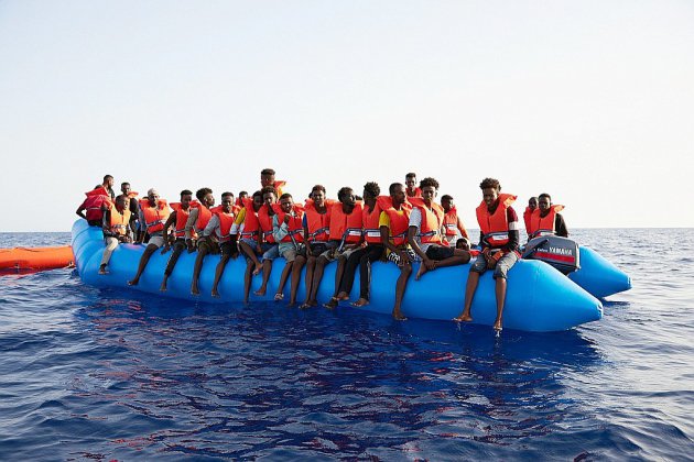 Plus de 110 migrants portés disparus après un naufrage au large de la Libye