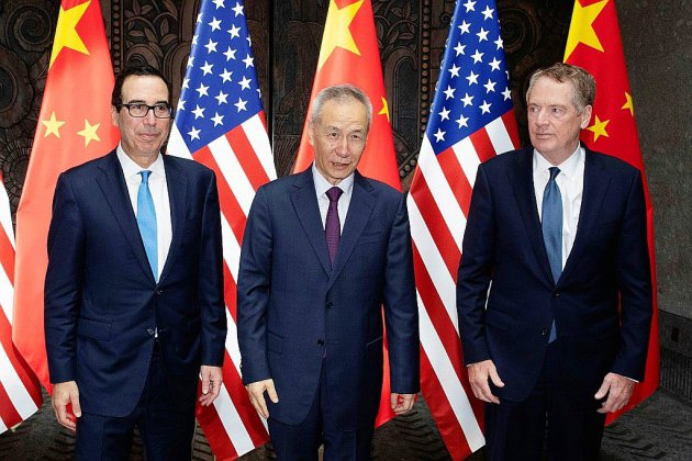 Commerce: brefs pourparlers Chine-Etats-Unis à Shanghai, après la sortie de Trump