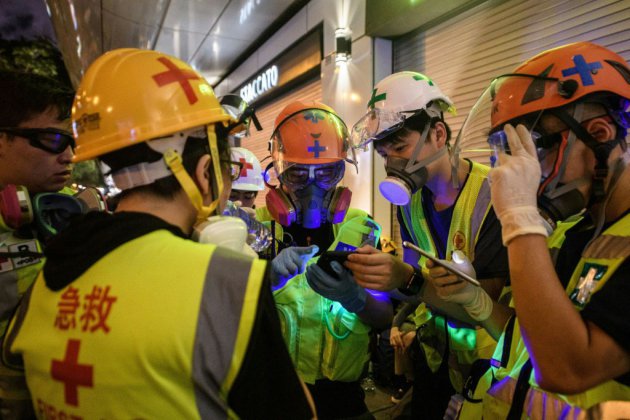 Hong Kong: auprès des manifestants, une légion de secouristes volontaires