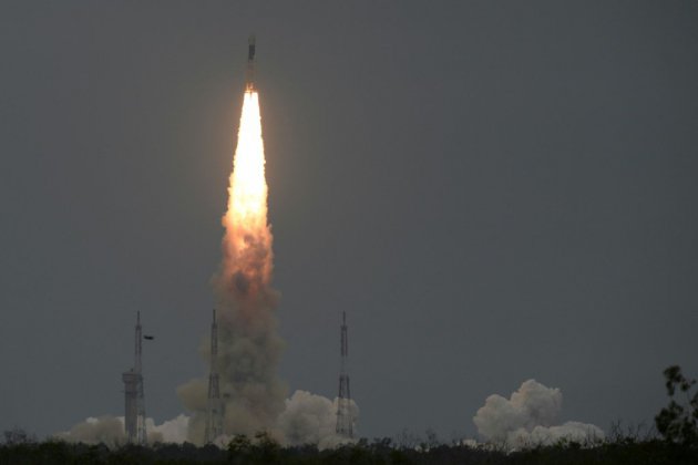 Une sonde indienne réussit à se placer en orbite lunaire