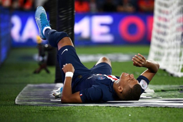 Ligue 1: le Paris SG perd Cavani et Mbappé sur blessure