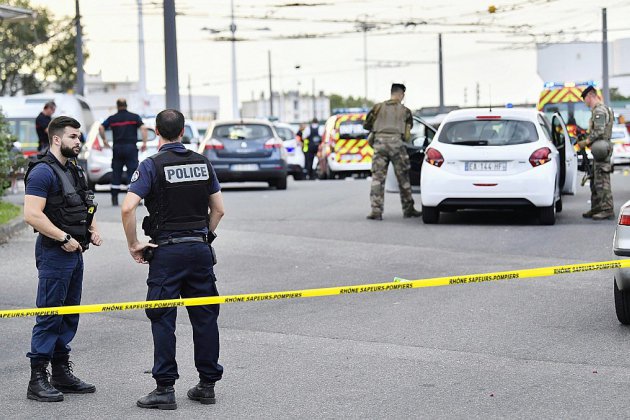 Agression au couteau à Villeurbanne: un mort, huit blessés dont trois graves