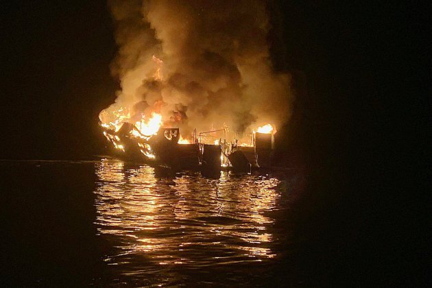 Californie: un bateau de tourisme s'embrase, au moins 8 morts et 26 disparus