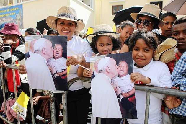 A Madagascar, la messe très attendue du "pape des pauvres"