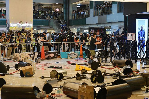 Hong Kong : tensions dans un centre commercial, échec de l'action à l'aéroport