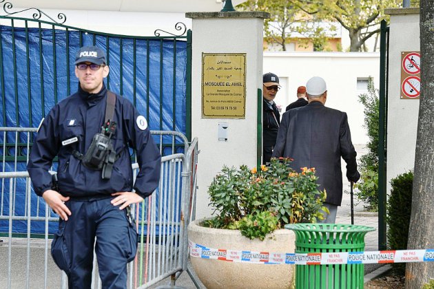 Attaque de la mosquée de Colmar: le conducteur hospitalisé, un drame évité