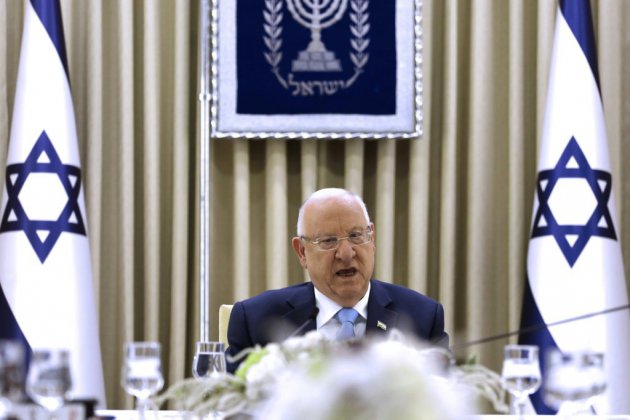 Israël: le président veut un gouvernement "stable" incluant les partis de Netanyahu et Gantz