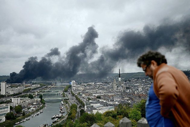 Incendie de Lubrizol à Rouen: le feu est éteint