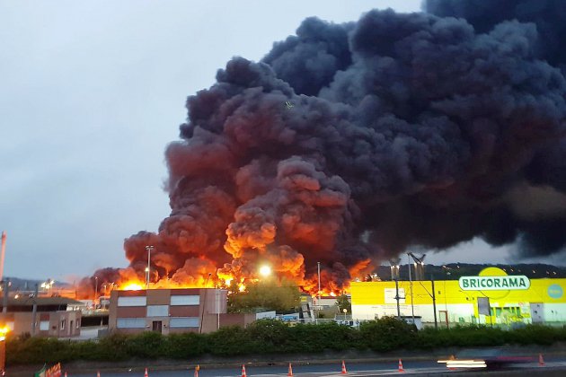 Rouen. [vidéo] Lubrizol : des images des dégâts et de l'usine après l'incendie