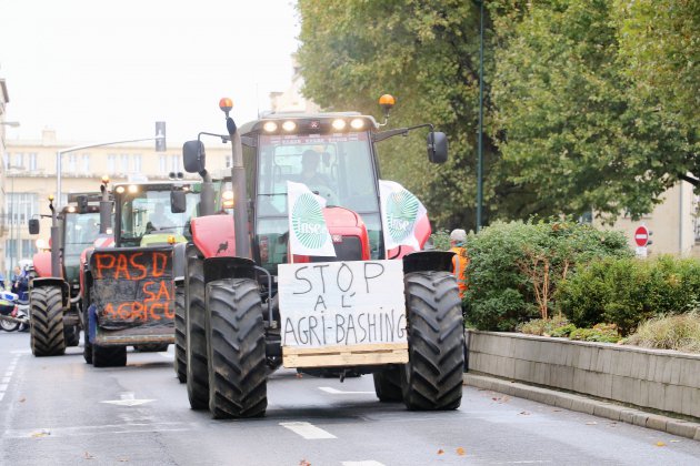 Caen. Les agriculteurs du Calvados rassemblés pour dire "stop à l'agribashing"