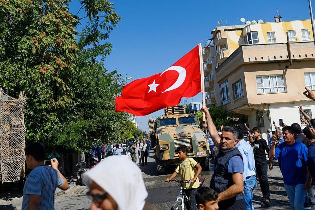 En Syrie, les forces kurdes luttent pour contrer un assaut de la Turquie