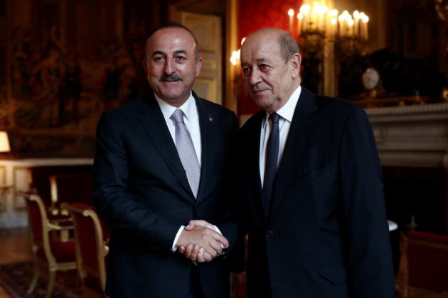 Le chef de la diplomatie Le Drian annule sa présence au match France-Turquie