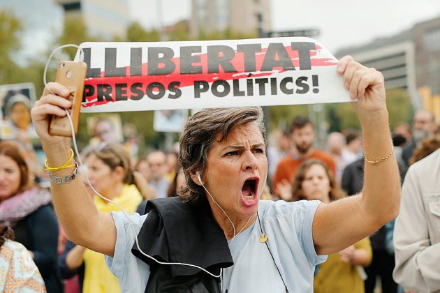 Les indépendantistes catalans dans la rue après la condamnation de leurs dirigeants