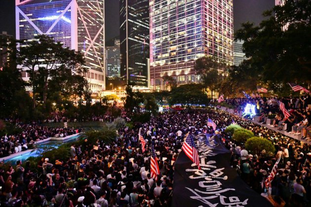 Hong Kong: des dizaines de milliers de personnes de nouveau dans la rue