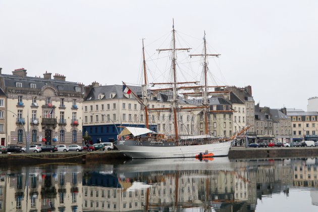 Cherbourg-en-Cotentin. Le trois-mâts Le Français se visite