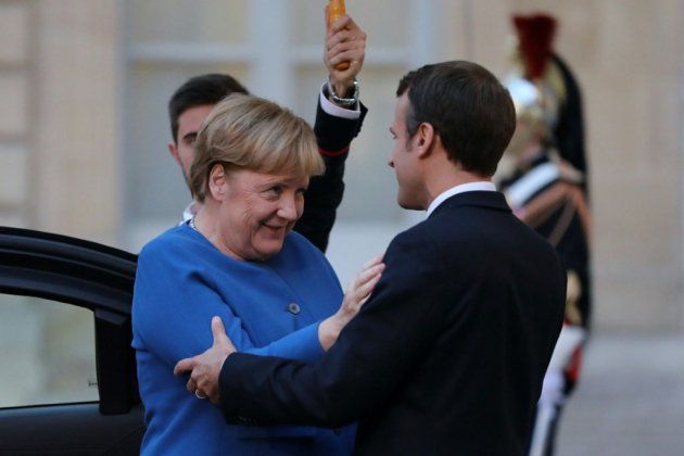 Macron retrouve Merkel à Toulouse avant un sommet à Bruxelles