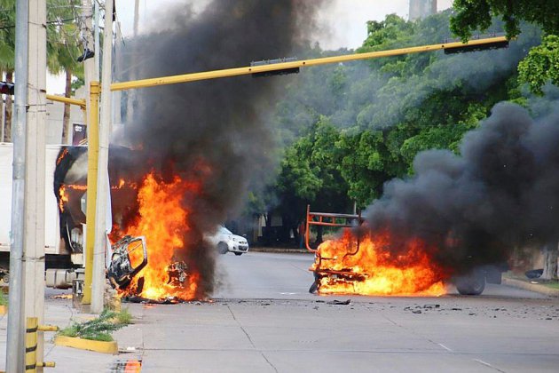 Mexique: bataille rangée en pleine ville après l'arrestation d'un fils d'"El Chapo"