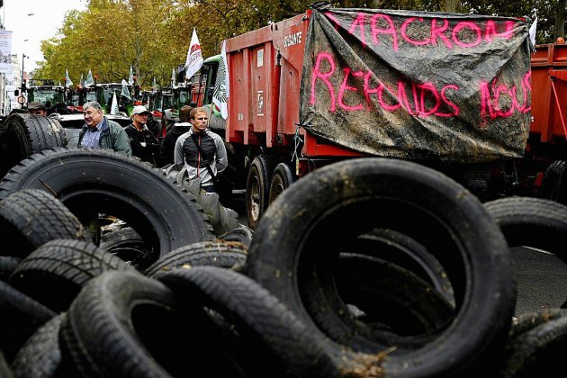 "Marre de l'agribashing": les paysans en appellent à Macron devant les préfectures