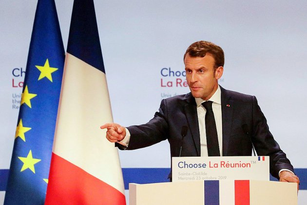 Macron tranche sur le voile dans l'espace public: "Ce n'est pas l'affaire de l'Etat"