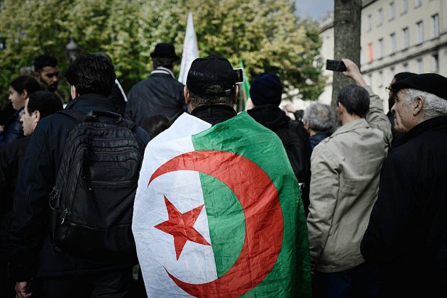 Présidentielle en Algérie: cinq candidats retenus, dont deux ex-Premiers ministres