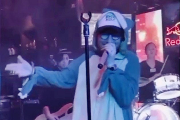 Insolite. Ed Sheeran se déguise en Pokémon dans un karaoké au Japon