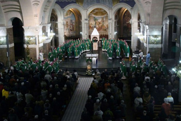 Les évêques votent le principe d'une "somme forfaitaire" pour les victimes des prêtres pédocriminels