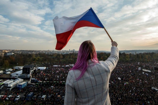 250.000 manifestants à Prague contre le Premier ministre, 30 ans après la Révolution de velours