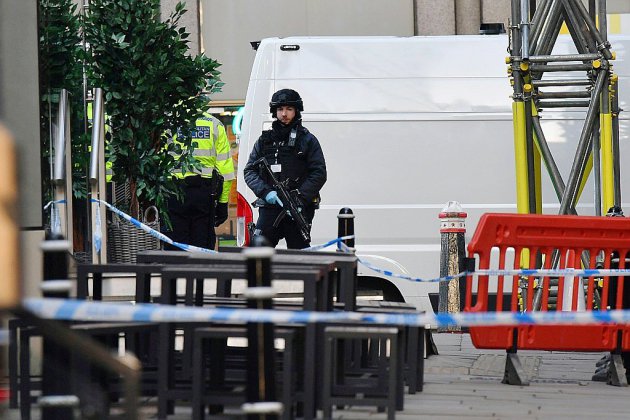 Attaque à l'arme blanche à Londres: plusieurs blessés, un homme arrêté