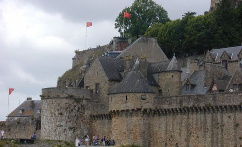 Chute mortelle depuis les remparts du Mont-Saint-Michel