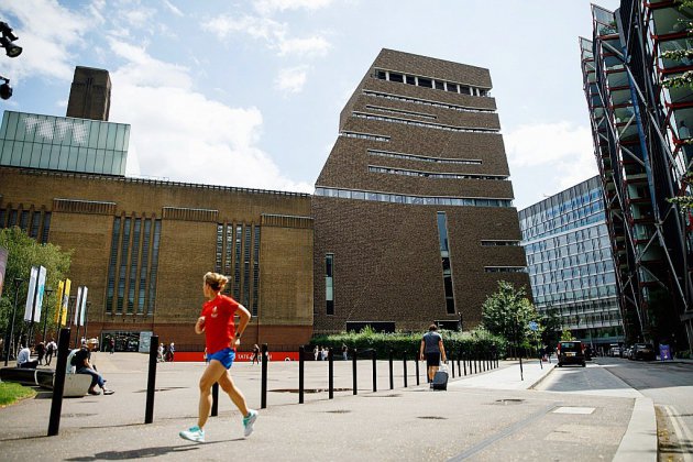 Enfant français jeté du Tate Modern de Londres: le suspect plaide coupable