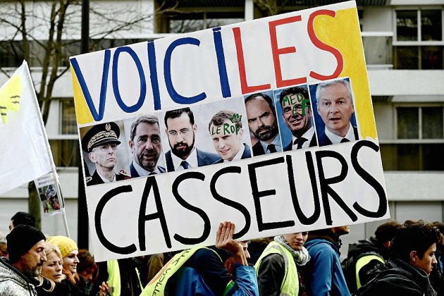 "Gilets jaunes": un millier de manifestants à Paris, brefs incidents