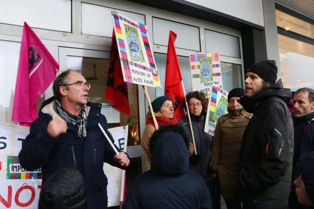 Cherbourg-en-Cotentin. Des syndicats enseignants devant la permanence d'une députée