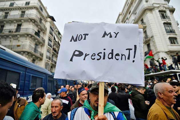 Algérie: un ex-fidèle de Bouteflika élu président, la rue le conspue