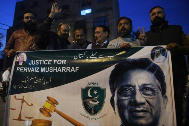 Pakistan : l'ex-président Musharraf condamné à mort par contumace pour "haute trahison"
