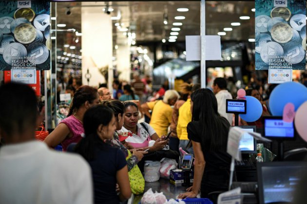 Venezuela: "cinq heures" de queue pour payer avec la cryptomonnaie nationale