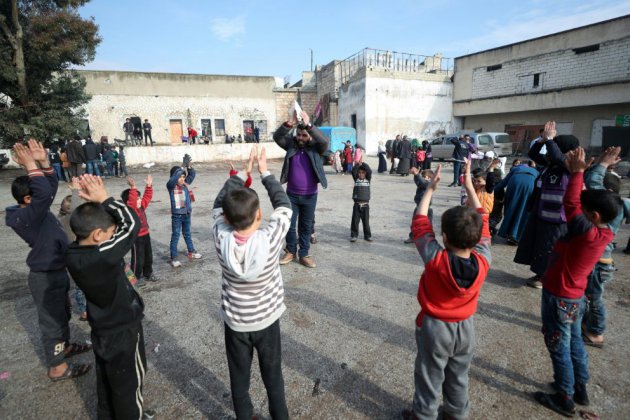 En Syrie, écoles et prisons d'Idleb réaménagées pour les déplacés