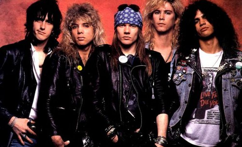 Le nouveau millionnaire veut réunir Guns N' Roses