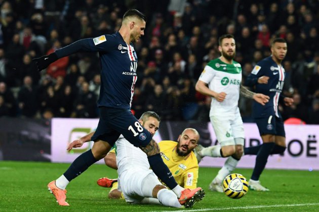 Coupe de la Ligue: le PSG, impitoyable face à Saint-Etienne, retrouve les demies