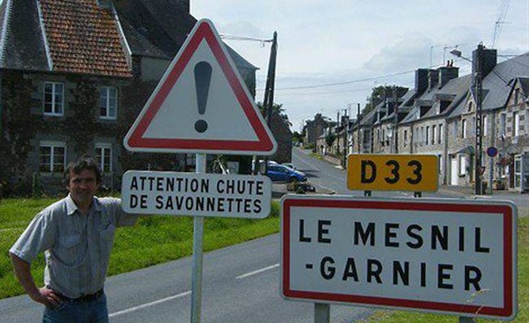 Championnat de lancer de savonnettes mouillées au Mesnil Garnier