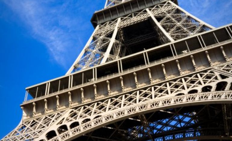 Un deuxième ascenseur est remis en service à la Tour Eiffel