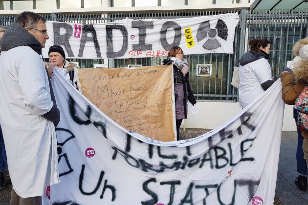 Caen. Une centaine de manipulateurs radio normands manifestent devant l'ARS