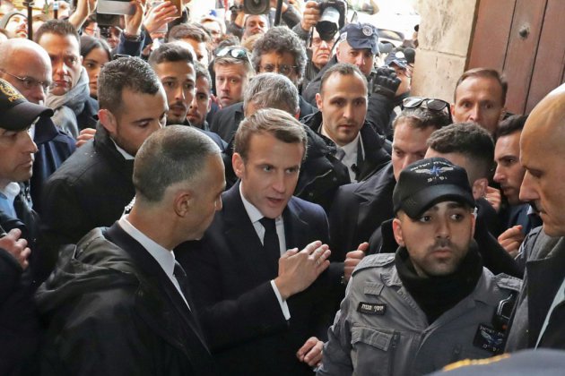 Altercation verbale entre Macron et des policiers israéliens dans la Vieille ville de Jérusalem (AFP)