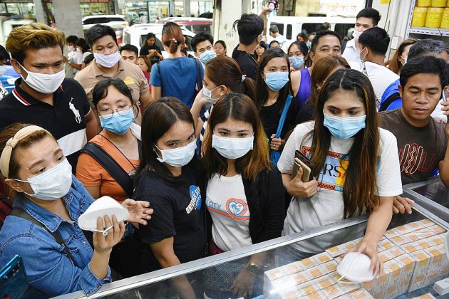 Virus: plus de 300 morts, dont le premier  hors de Chine