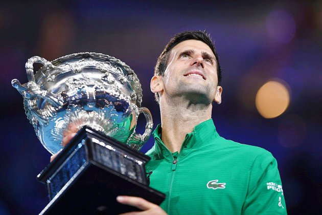 Open d'Australie: Djokovic remporte son 17e titre du Grand Chelem, et redevient N.1 mondial