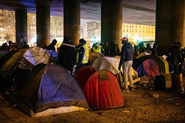 La police évacue le dernier campement de migrants du nord-est de Paris