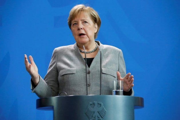 Allemagne: Merkel condamne une alliance avec l'extrême droite