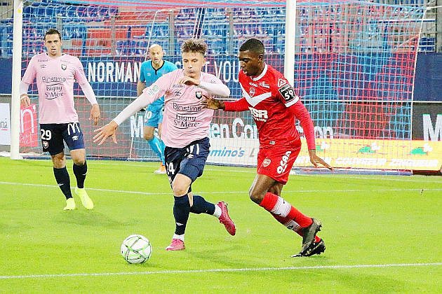 Football. SM Caen : Hugo Vandermersch prolonge jusqu'en 2024