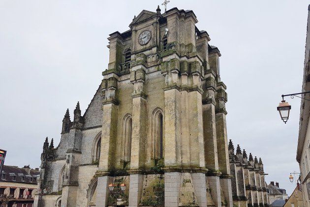 Mortagne-au-Perche. Église profanée, la réaction de l'évêque Mgr Jacques Habert