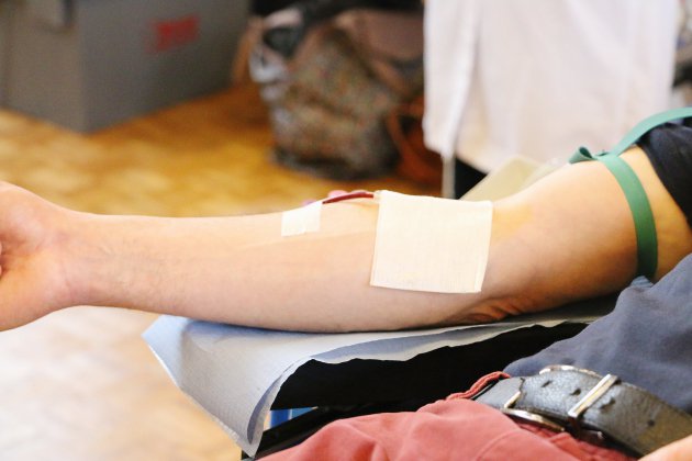 Coronavirus : vos questions, nos réponses. Peut-on aller donner son sang pendant le confinement ?
