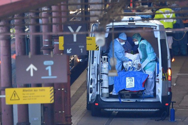 Coronavirus: après les airs, évacuation par le rail pour soulager les hôpitaux du Grand Est